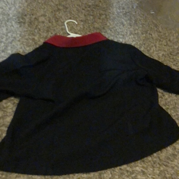 black and red cropped button up - Picture 2 of 3